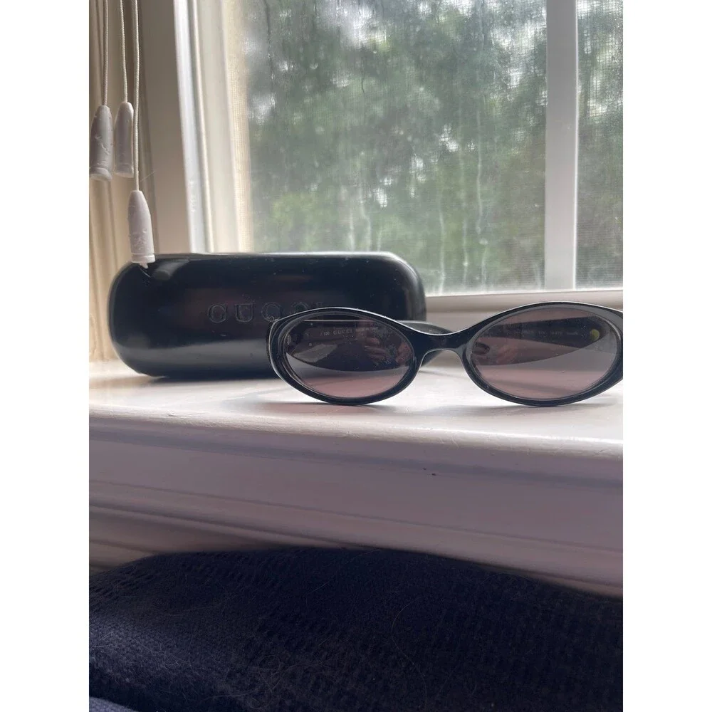 Vintage 90's Gucci Oval Sunglasses (2547/S) with Hard Case